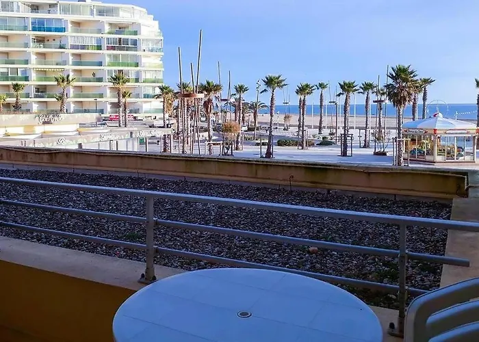 F2 entier CANET VUE MER // BALCON + PARKING