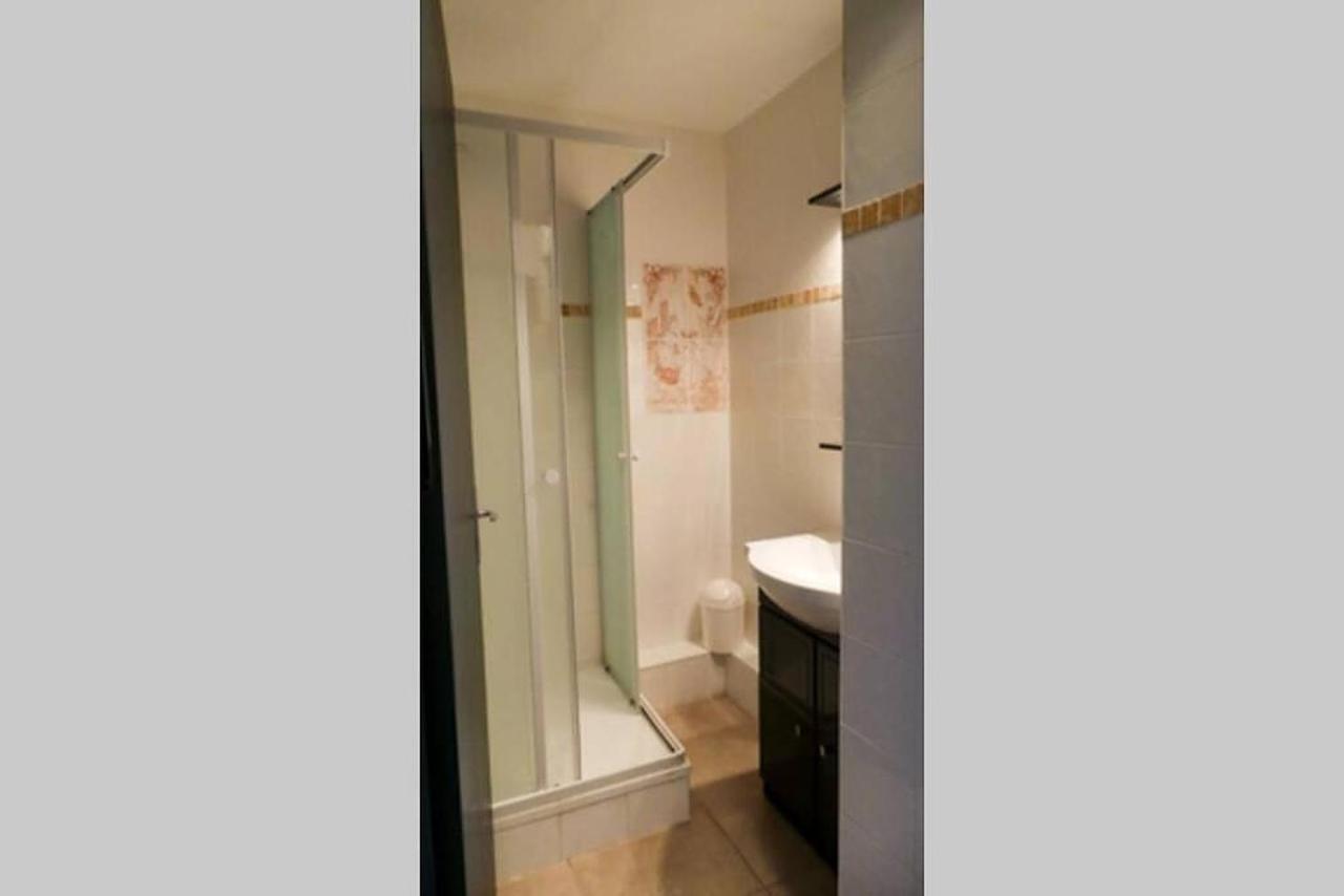 F2 Entier Vue // Balcon + Parking Apartment