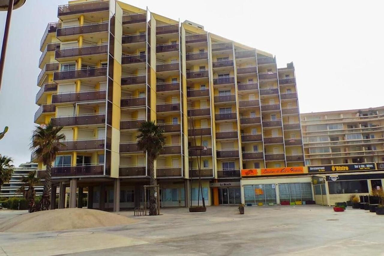 F2 Entier Vue // Balcon + Parking *
