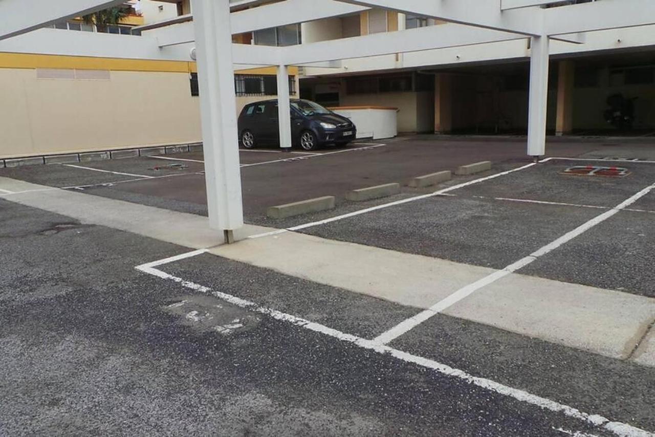 Apartment F2 Entier Vue // Balcon + Parking